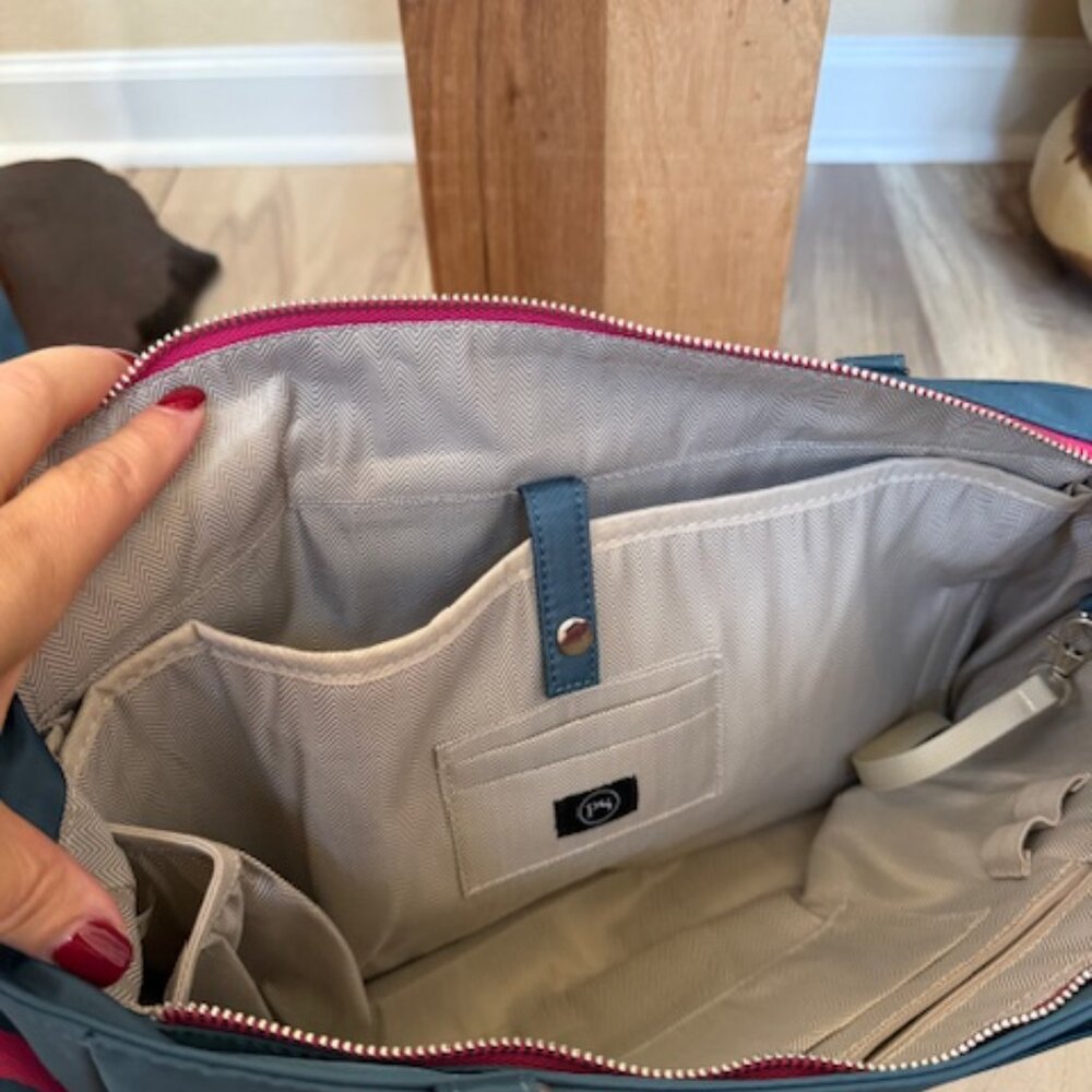 Pretty Simple NINA NYLON ORGANIZER TOTE BAG NWT - Picture 5 of 12
